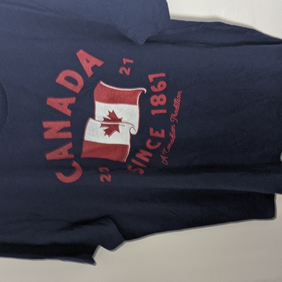 NWOT Old Navy Men's Canada Flag Graphic Logo T-shirt - Picture 3 of 6